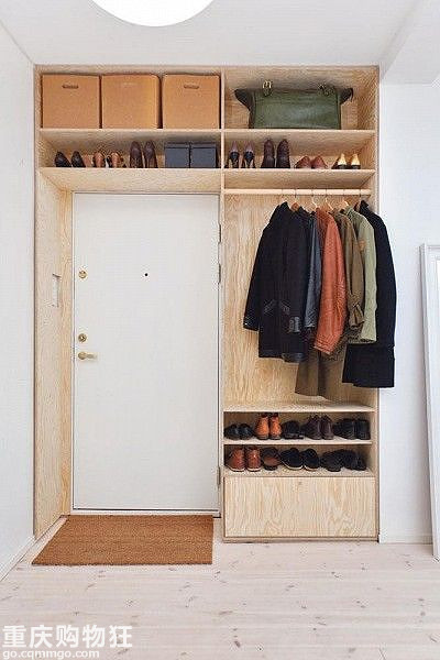 別怕，這類顏色的木板鋪滿墻一點也不壓抑、老土