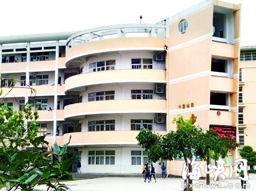 1460444948316670.jpg agLY-fxrckae7806703.jpg