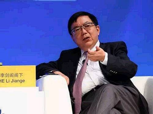 ｜點評｜ 沒有合并應(yīng)該是比較靠譜的信息，但改革實際就是要整合，就是形成更容易協(xié)調(diào)行動的金融監(jiān)管體制，而不能是各自為政，甚至互相拆臺。一行三會的關(guān)聯(lián)度高，牽一發(fā)動全身，所以非常有必要加強聯(lián)動性。