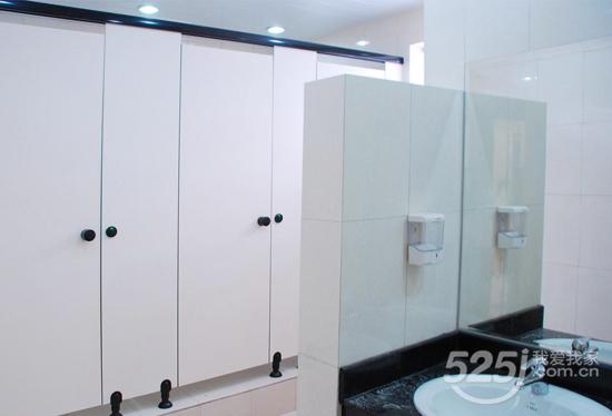 漲姿勢(shì)！為什么洗手間隔間下方要留縫隙？